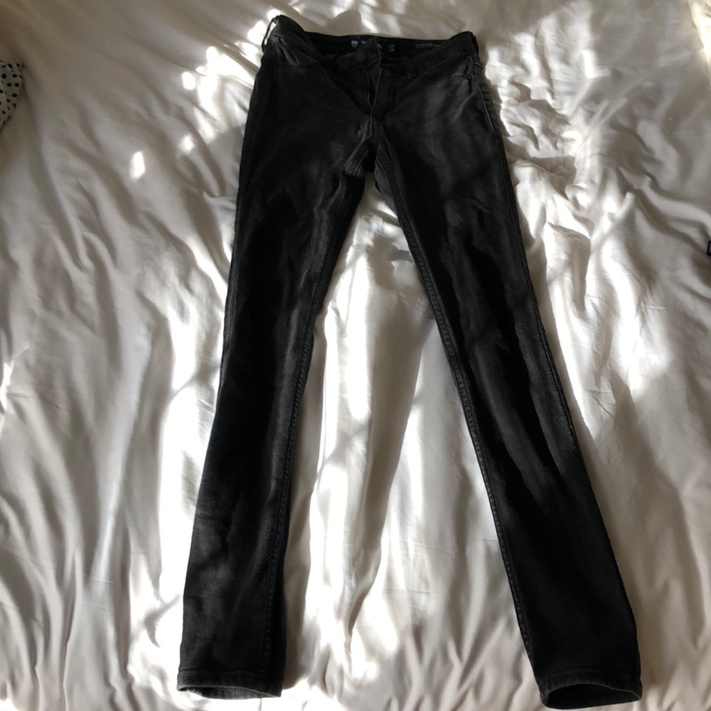 black hollister skinny jeans